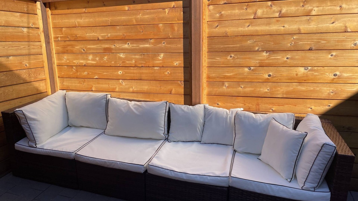 Squire Park Apartment | Stylish Modern Oasis in the City, South Capitol Hill - Very Walkable