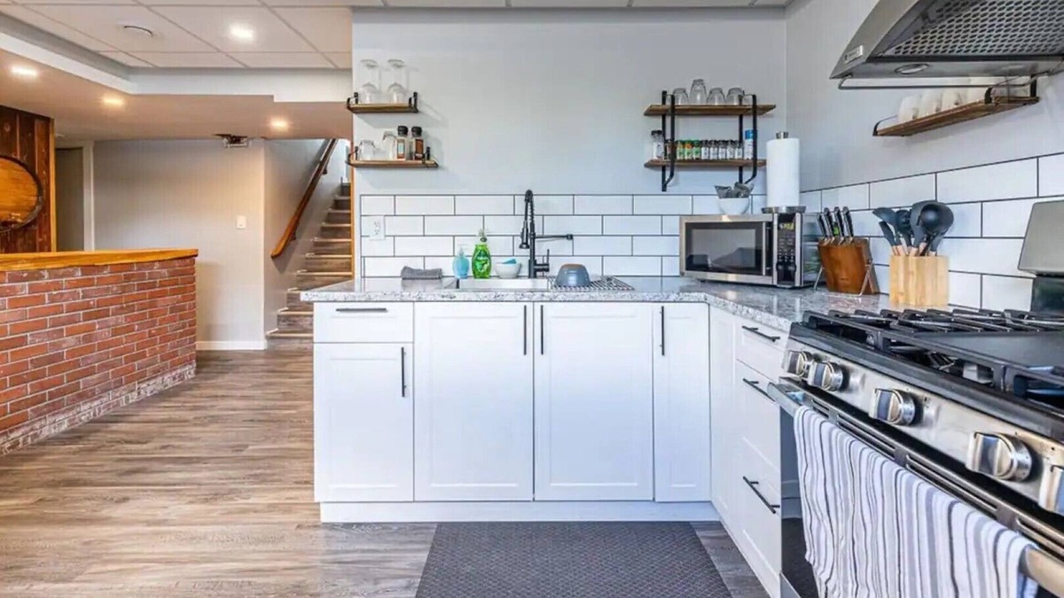 Prince George House | Stylish & Modern room w/ WiFI