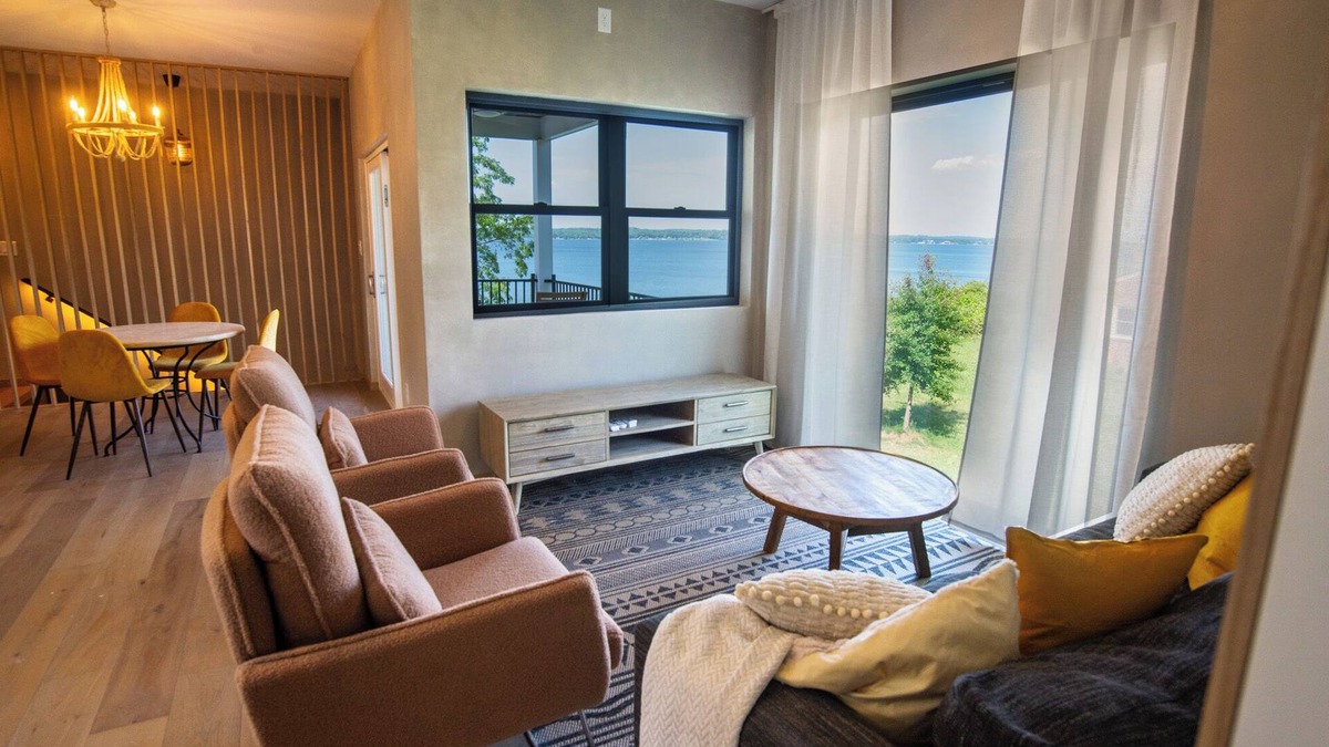 Morganza House | Stylish & Modern Waterfront retreat, Serene and with great views,1Hr to DC