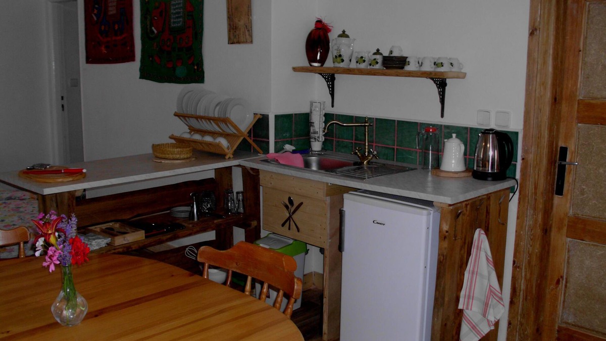 Stranny Apartment | Stylish new apartment with sunset balcony near lake with beaches and swimming
