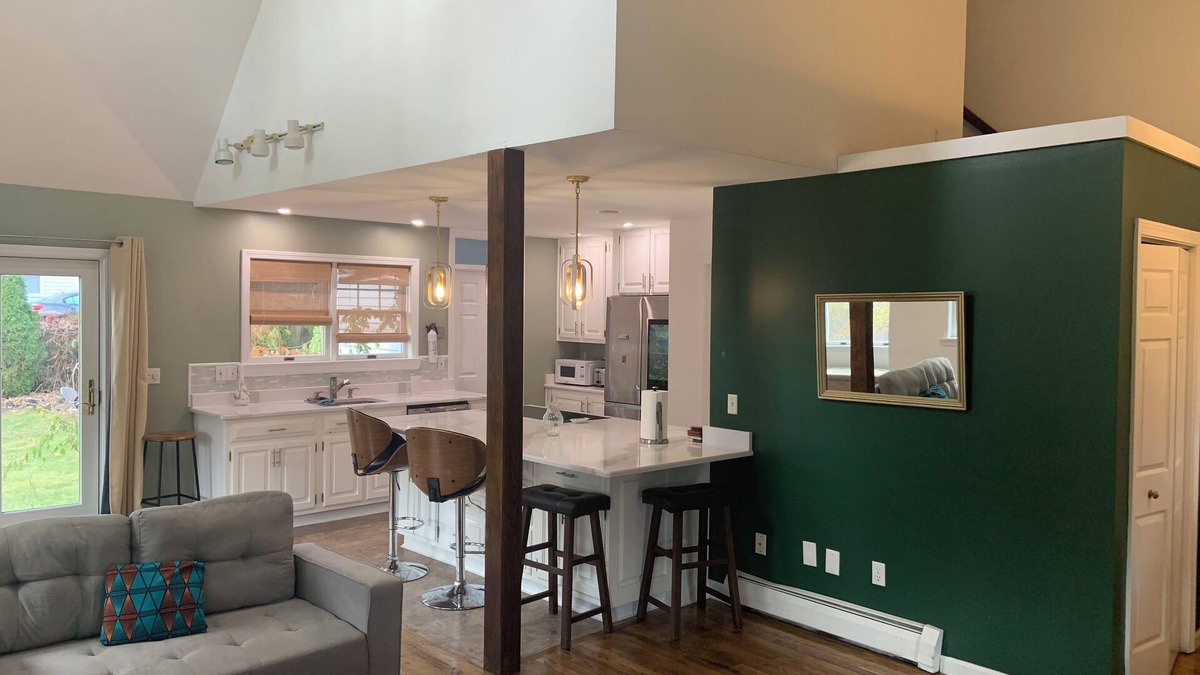 Farmington House | Stylish & Newly Renovated Home – Prime Location!