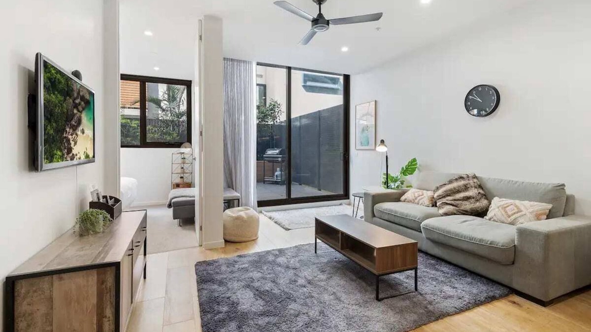 Essendon Apartment | Stylish One BD Hideaway in Essendon