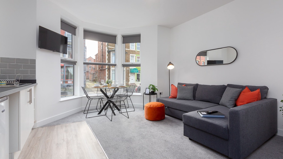 Blackpool Town Center Apartment | Stylish One Bed Apartment, Sleeps 4, Central locaiton