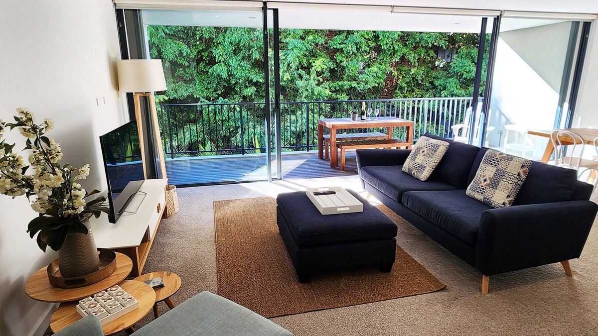 Randwick Apartment | Stylish Parkside Retreat - Outdoor Pool & Undercover Parking - Randwick