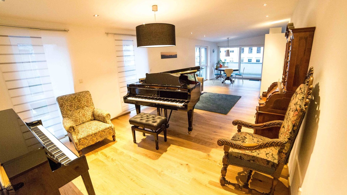 Trier Apartment | Stylish penthouse apartment with terrace in best location with grand piano