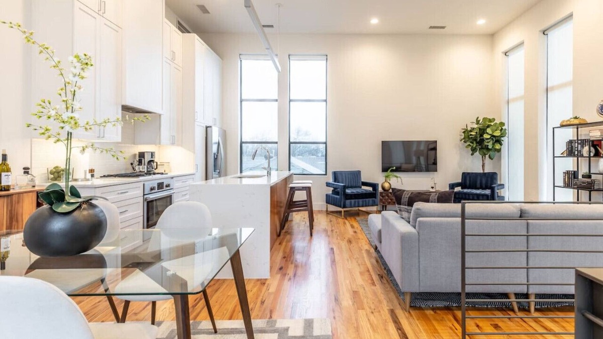 Knox - Henderson House | Stylish & Perfectly Located Deluxe 2-Bed Townhome
