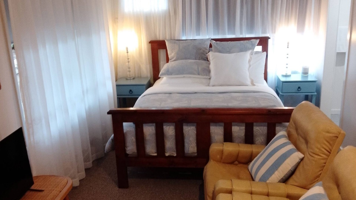 Long Gully House | Stylish, pet friendly in North bendigo