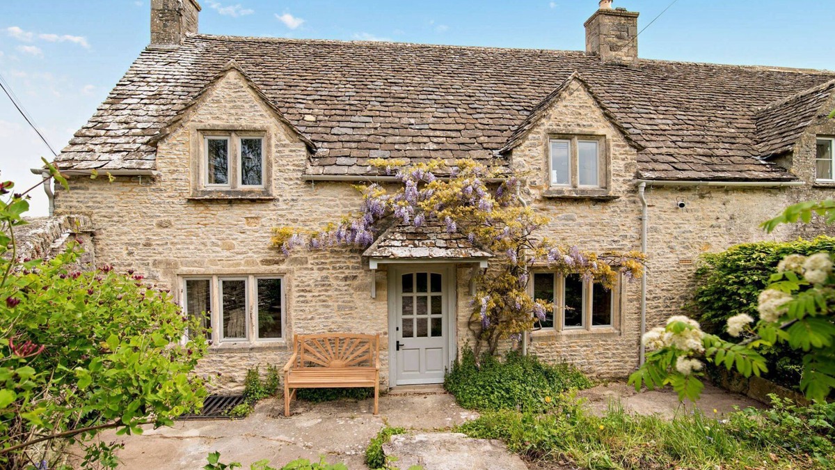 Rendcomb Cottage | Stylish pet friendly Cotswold holiday cottage - Smuggsbarn Cottage