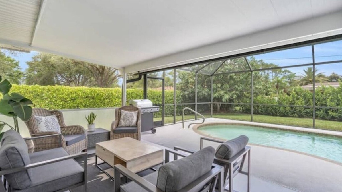 Willoughby Acres House | Stylish Pool Home Close to the Beach