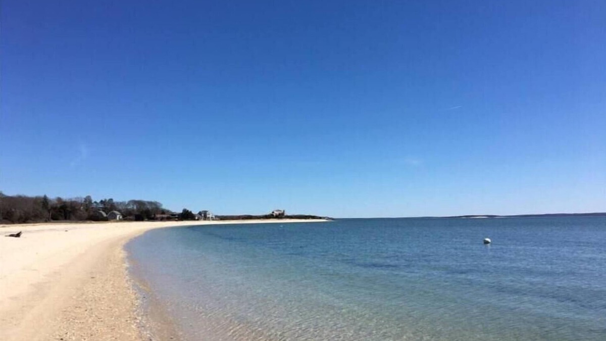 Mattituck House | Stylish, private North Fork cottage! Walking distance to Mattituck's Love Lane.
