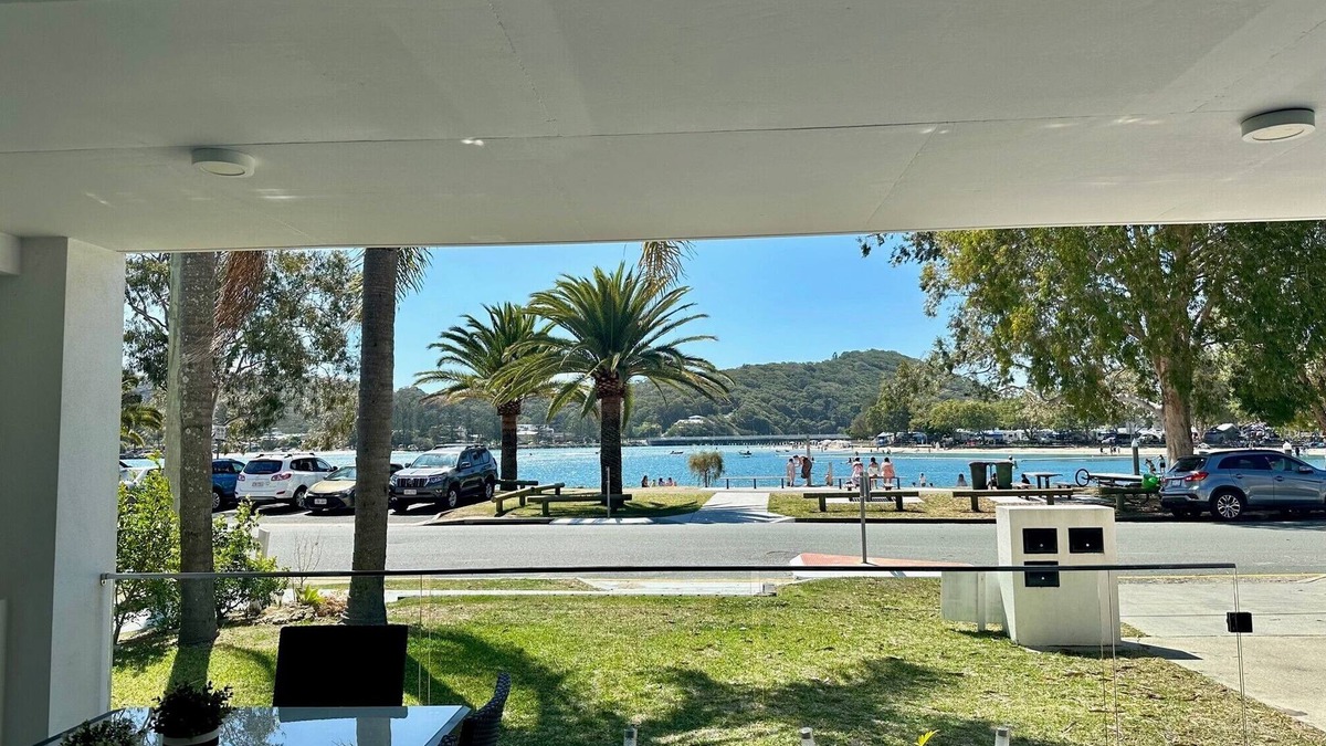 Palm Beach Apartment | Stylish refurbished unit on Tallebudgera Creek