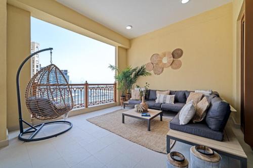 Palm Jumeirah Apartment | Stylish Relaxing 3-Bedroom Apartment Perfect for Family in Palm Jumeirah