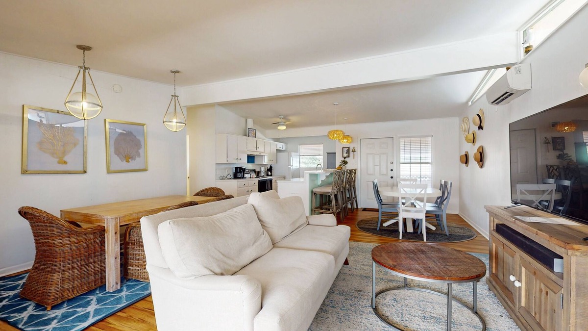 Key Allegro House | Stylish retreat with WiFi, washer/dryer, & access to community pool