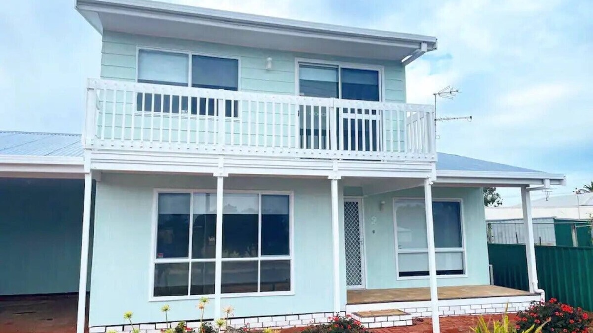 Ardrossan House | Stylish retro decor