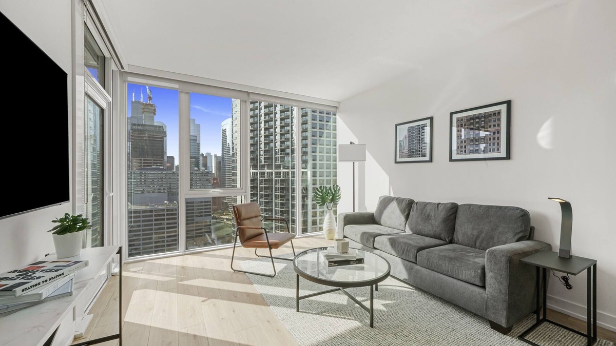 Killgubbin Apartment | Stylish River North Suites Luxe Comfort Near Chicago’s Best Shopping & Nightlife