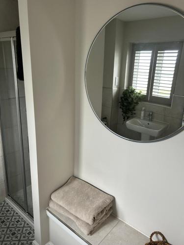 Gotherington House | Stylish room for Cheltenham races