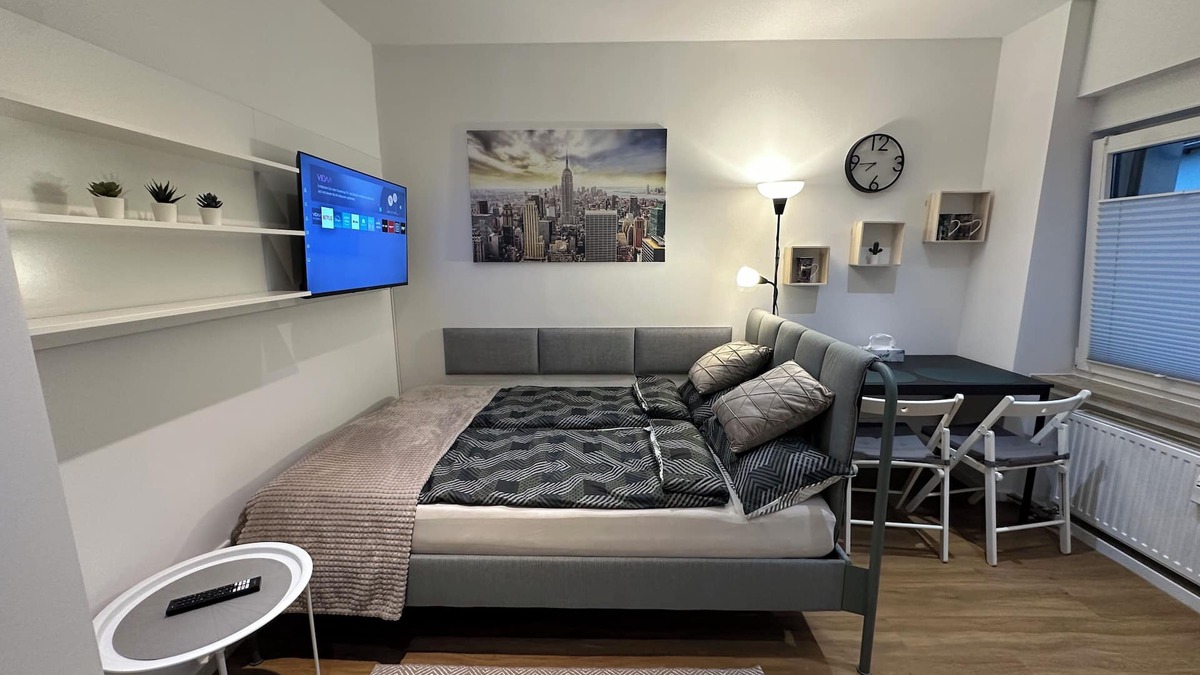 Gladbach Apartment | Stylish room in the center of Mönchengladbach