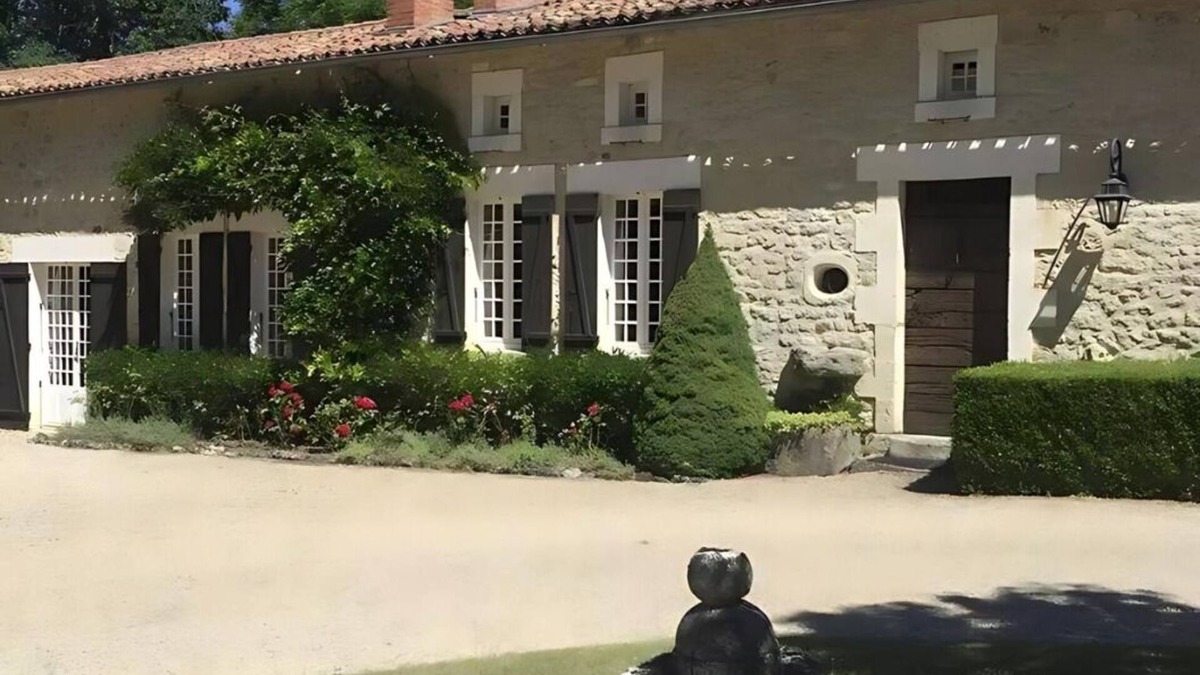 Brossac House | Stylish rural home with pool sleeps 14 guests