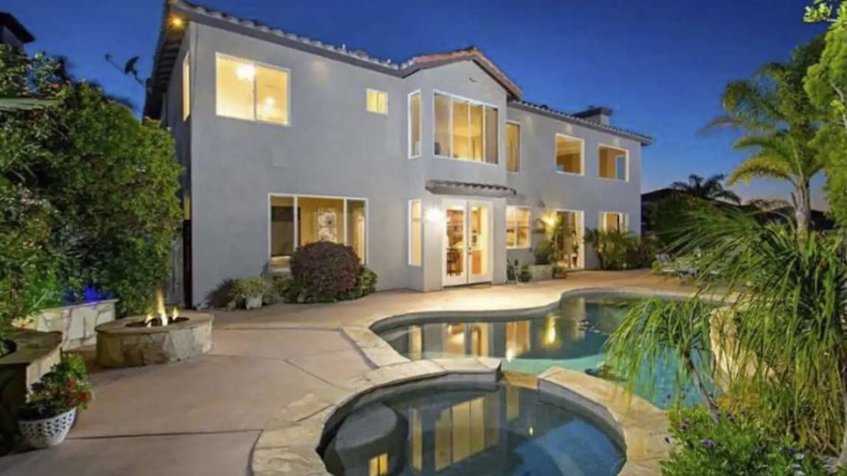 Rancho Penasquitos House | Stylish San Diego Oasis with Jacuzzi, Pool, Firepit and Close to Great Trails