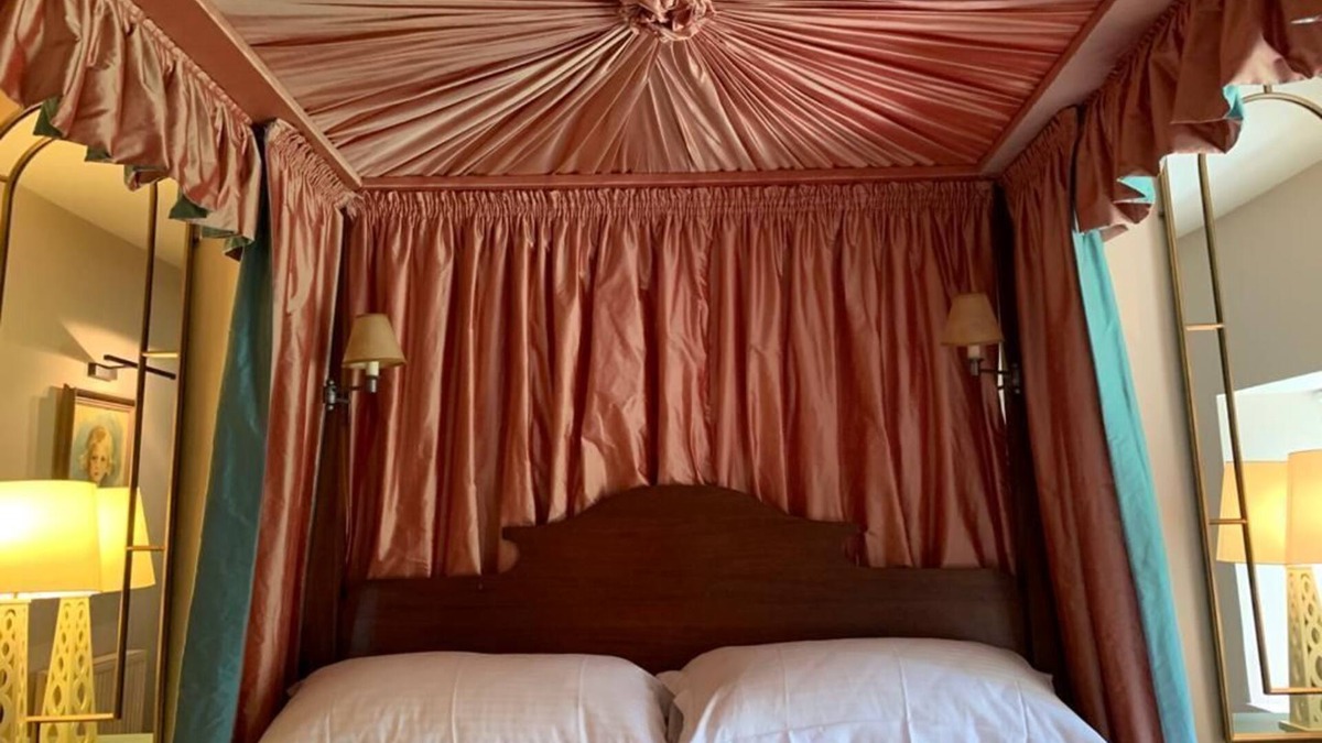 Kirkton Manor House | Stylish Scottish, book-filled getaway with beautiful walks