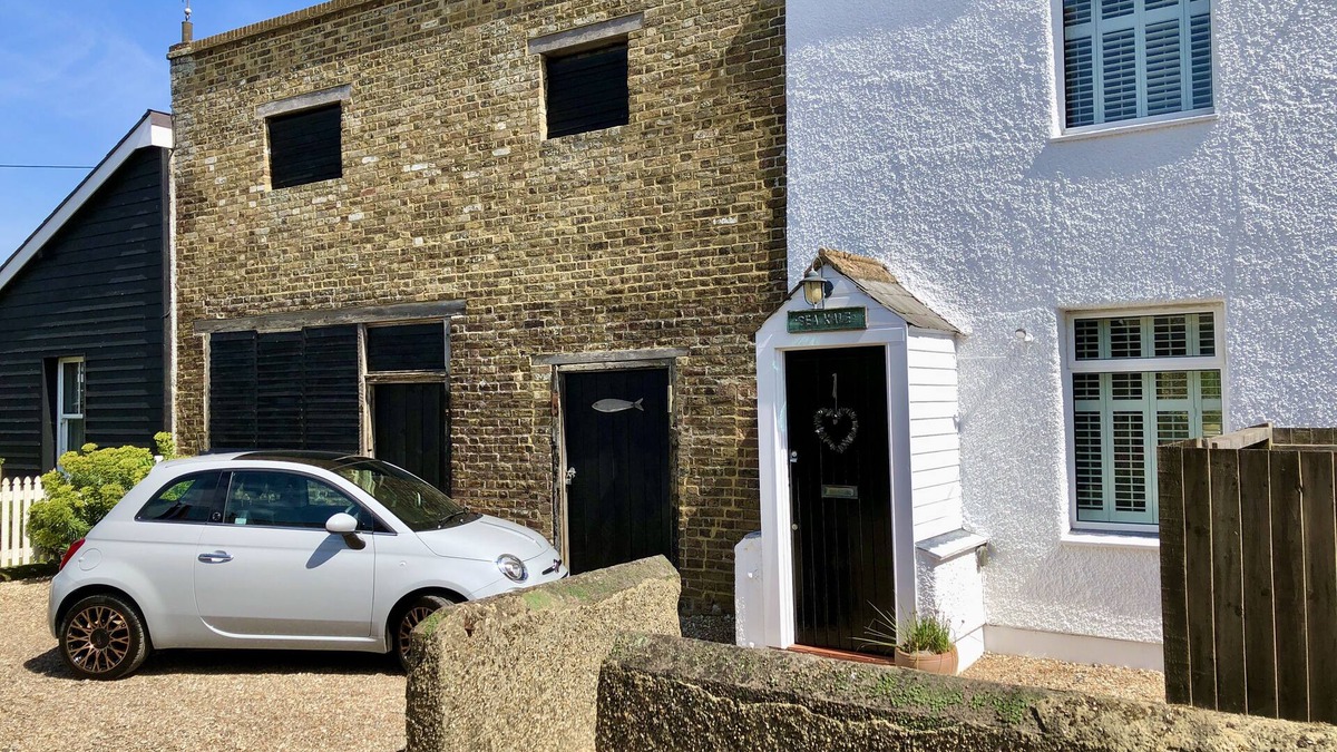 Rye Harbour Cottage | Stylish Seaside Cottage With Nature Reserve, River And Sea Views