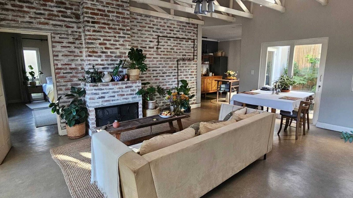 Greater Johannesburg Metropolitan Area House | Stylish Secure House in Upmarket Parktown North