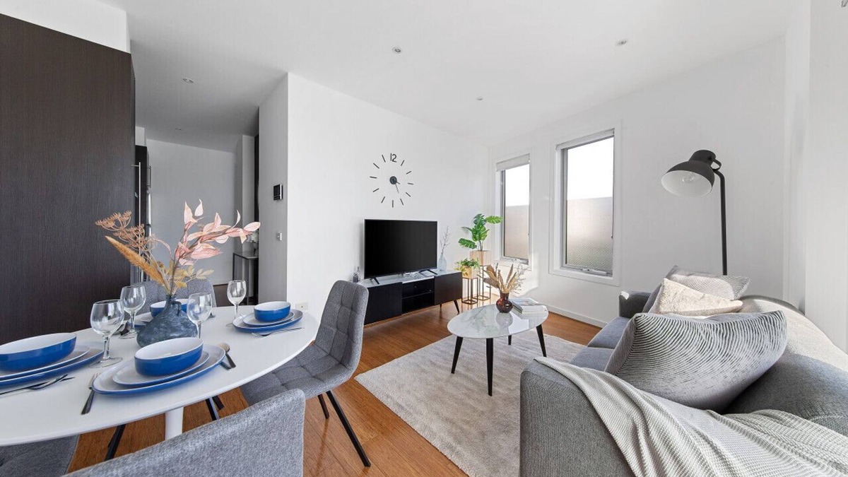 Caulfield North Apartment | Stylish Serenity at Orrong