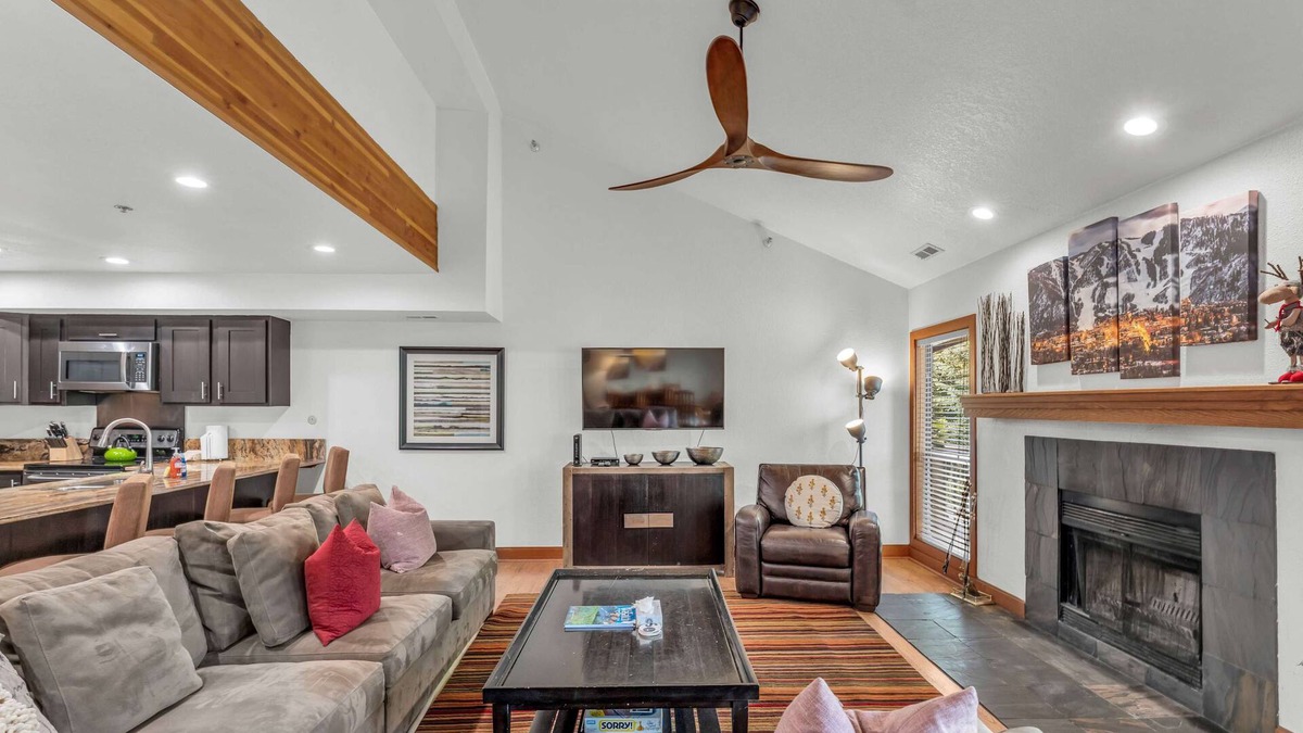 North Park City Condo | Stylish SilverCliff Condo -Walk to Lift w/Hot Tub