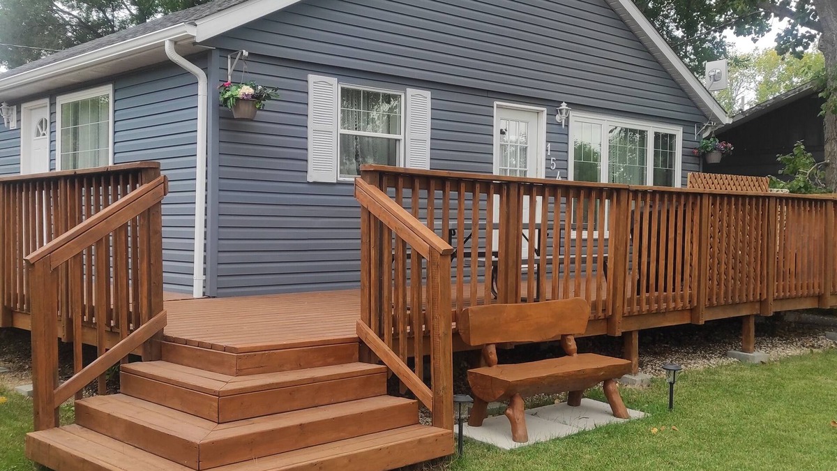 Gimli Cottage | Stylish South Beach Cottage –Netflix, Barbeque, WiFi & Outdoor Fire Pit