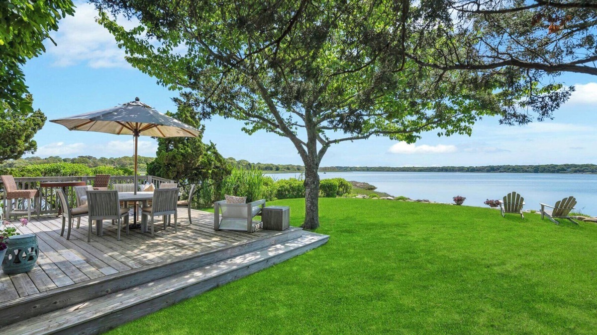 Tuckahoe House | Stylish Southampton Waterfront Escape: Private Beach, Panoramic Bay Views &.