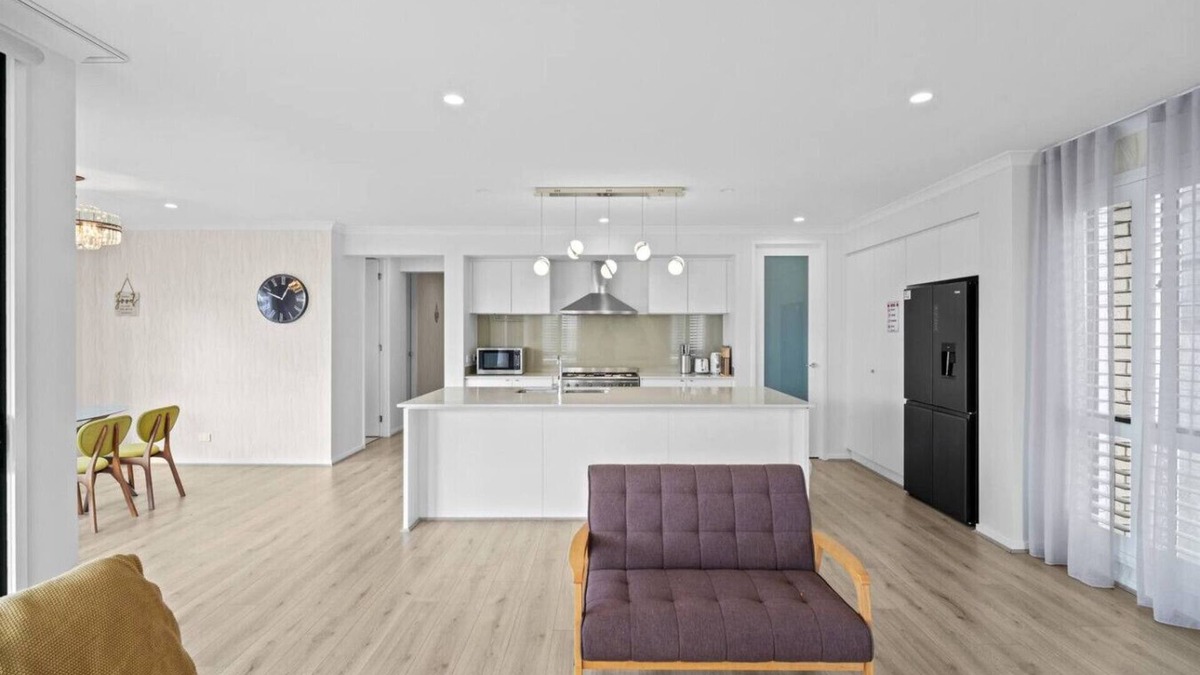 Spring Mountain House | Stylish & Spacious 3BR 2BA in Spring Mountain