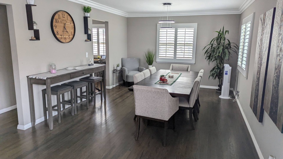 Santa Paula House | Stylish & Spacious 2 Bed Home near Ventura Beach