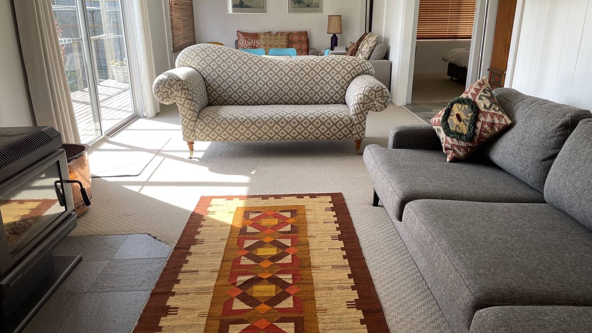 Sisters Beach House | Stylish spacious vintage house, wood fire, 40m to beach inside a National Park