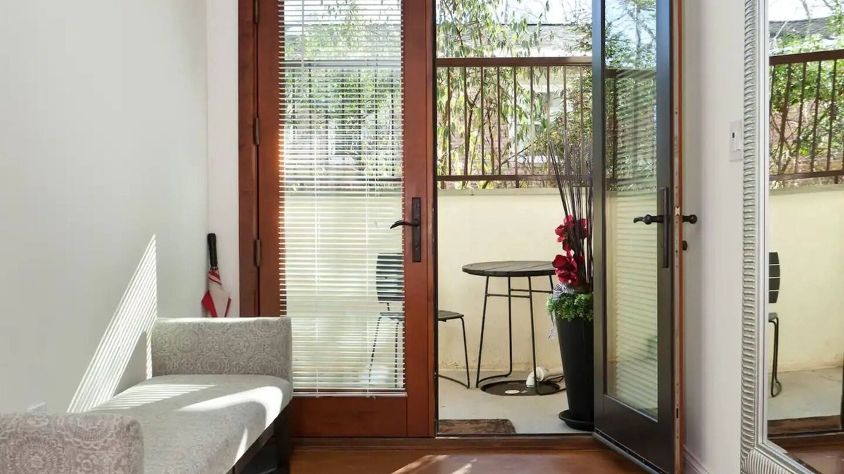 Bethesda House | Stylish Spacious Greentree Apartment