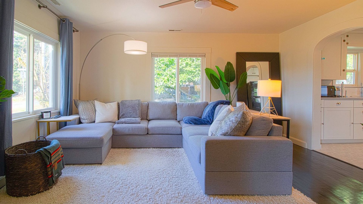 St. Helens House | Stylish St. Helens Bungalow Haven