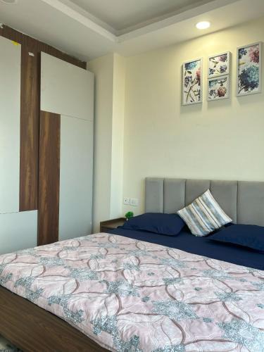 Zirakpur Apartment | Stylish Stay by Good Vibes Studio