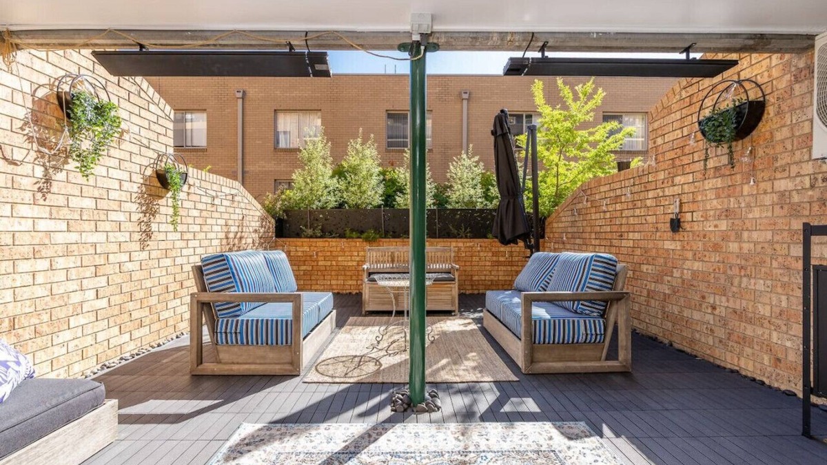 Manuka Apartment | Stylish Stay in Griffith 3 mins from Kingston