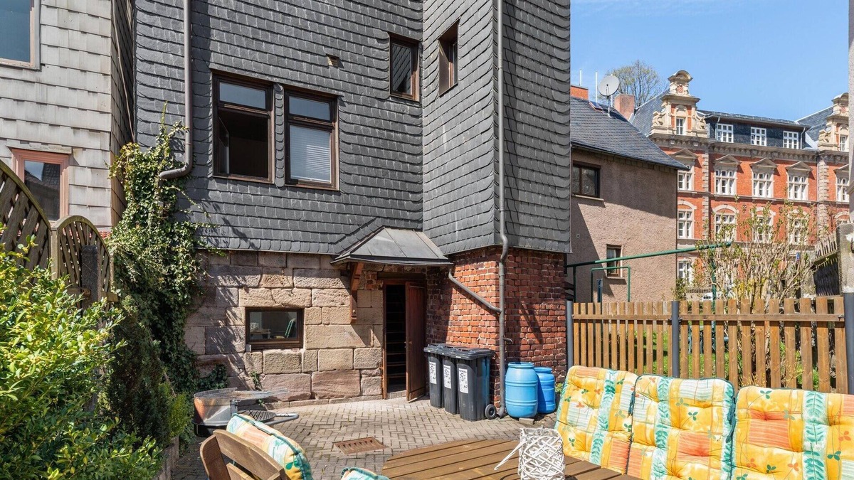 Sonneberg Apartment | Stylish Stay in Sonneberg