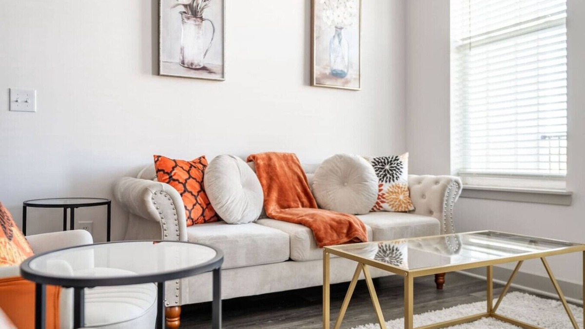 Whitestown Apartment | Stylish Stay | Near Everything!
