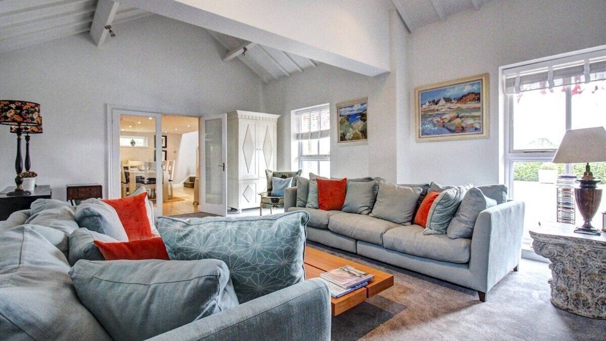 Malpas House | Stylish Stay Near To Carden Park: Cheshire Escapes
