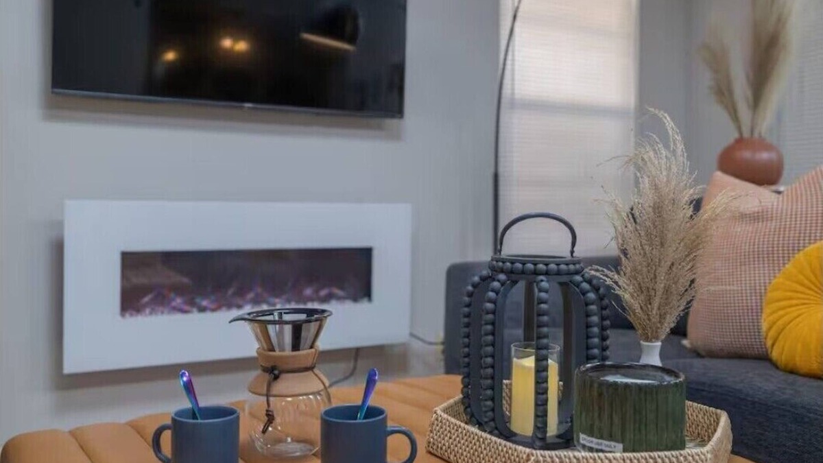 Denton House | Stylish Stay on Cordell Heart of Denton Living