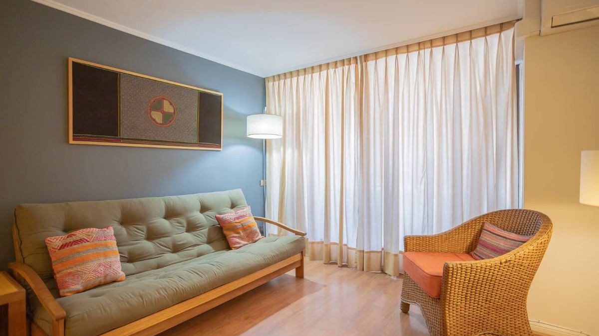 El Golf Apartment | Stylish stays adjacent to Costanera Center