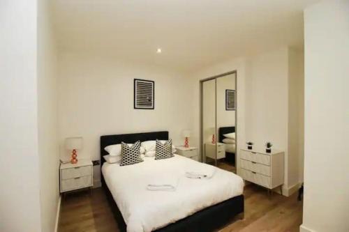 Barnt Green Apartment | Stylish studio apartment