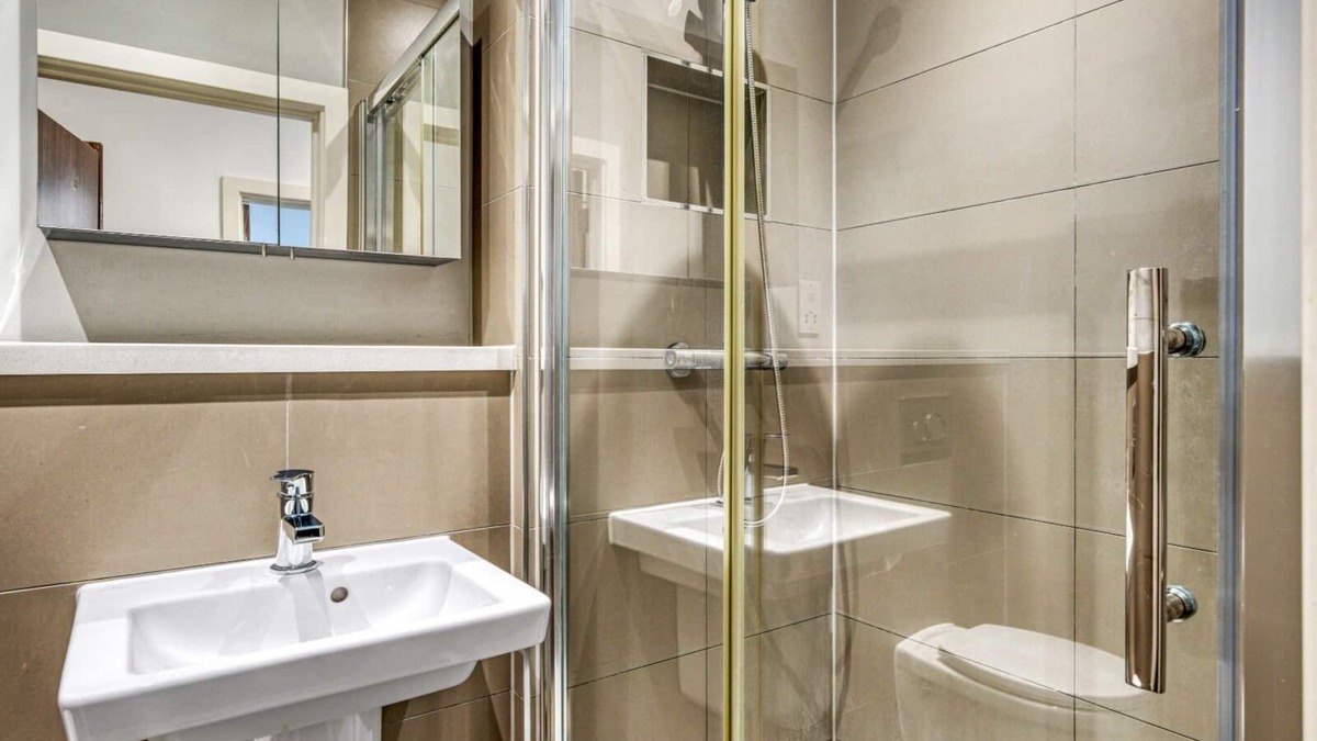 Heathrow Villages Apartment | Stylish Studio near Heathrow