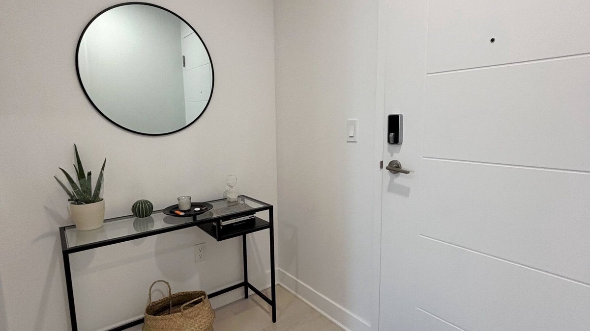 Griffintown Condo | Stylish Studio on the 24th floor in Griffintown