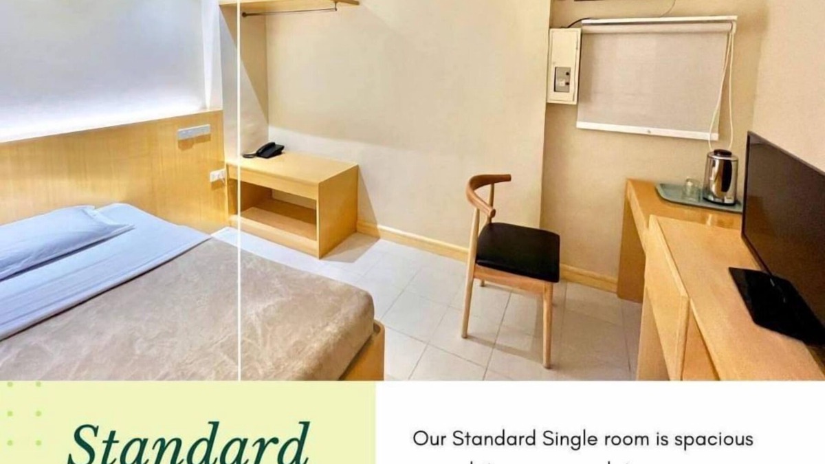 Downtown Tacloban Apartment | Stylish Studio w Twin Beds at Etsu. Stay in Style