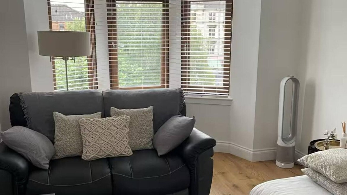 Glasgow Westend Apartment | Stylish Top-Floor Flat with Stunning Views in Glasgow's Vibrant West Endn