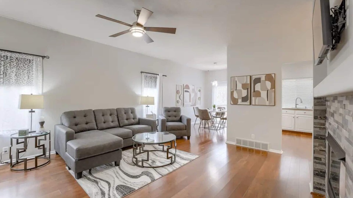 McArdle House | Stylish Townhome on Browne