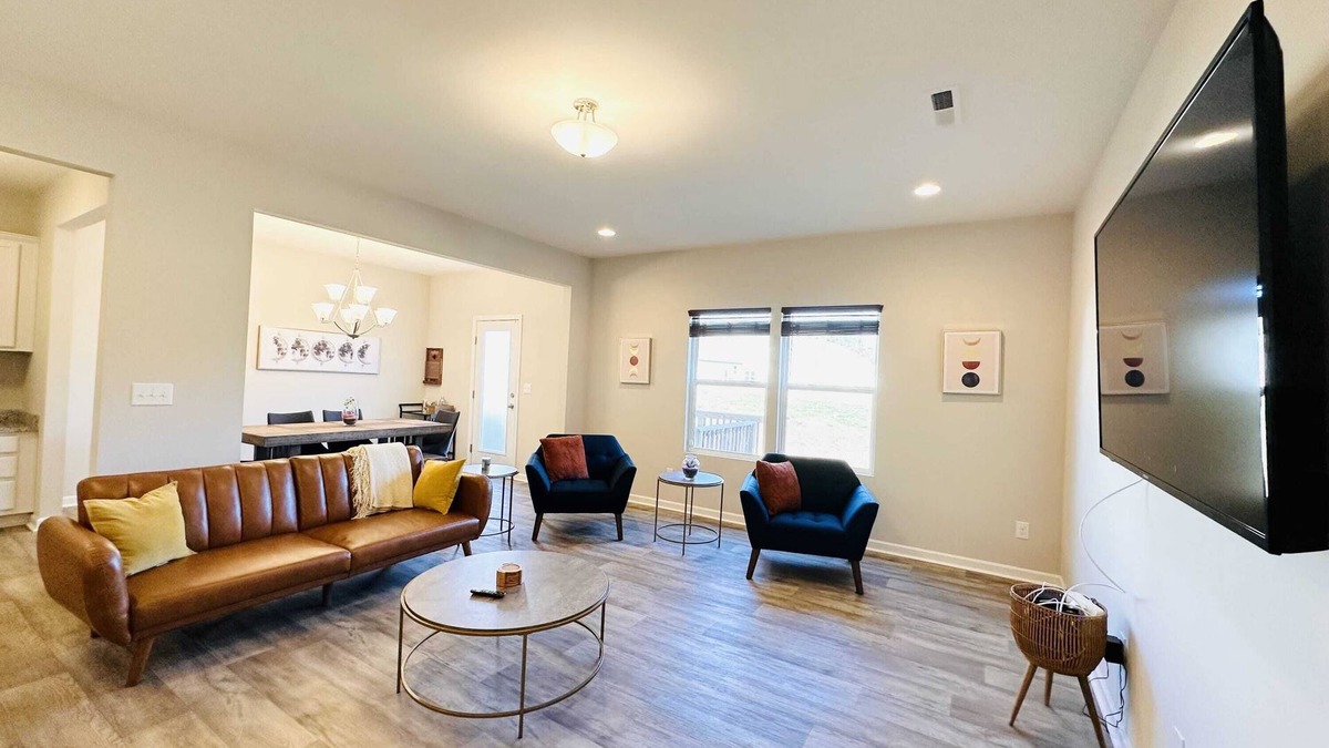 Charlotte House | Stylish Townhouse Retreat in Peaceful Harrisburg