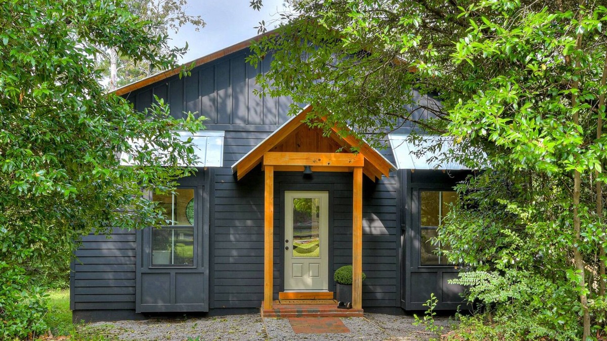 Aiken Cottage | Stylish & Tranquil Cottage just minutes from downtown Aiken and Bruce's Field.